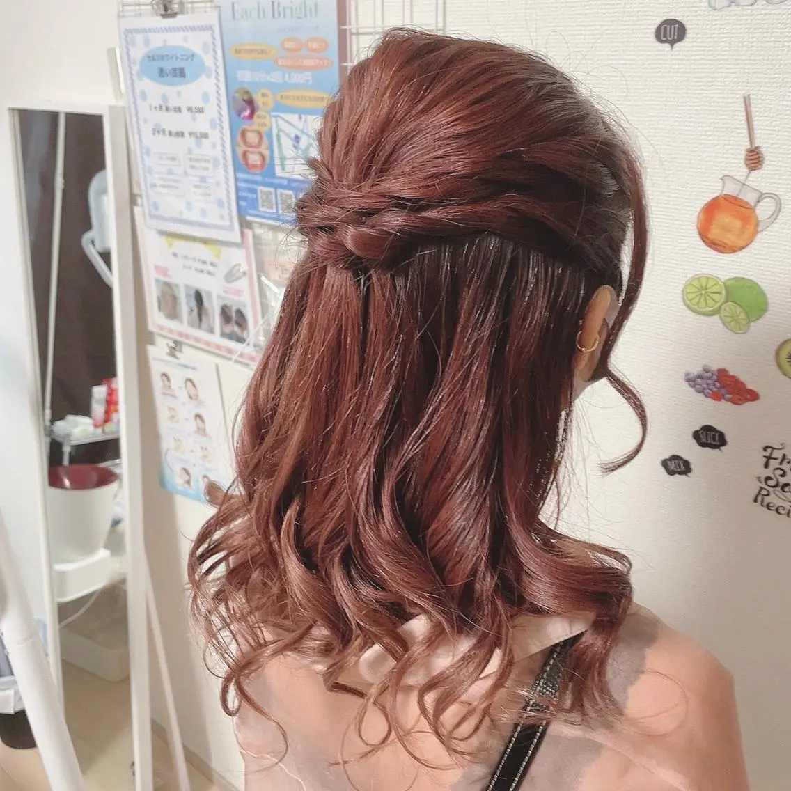 ヘアアレンジ ハーフアップ イーチブライト EachBrightのヘアスタイル