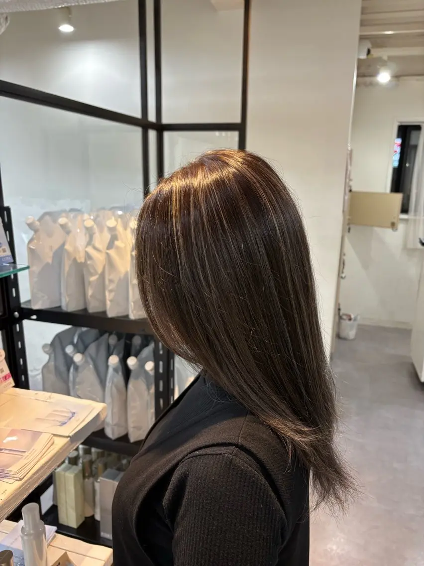 セミロング ハイライト 高橋 真歩のヘアスタイル