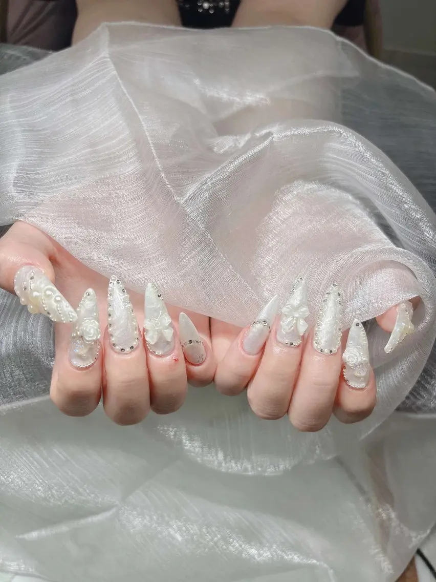 ネイル ハンドネイル Lee Nailsのネイルデザイン