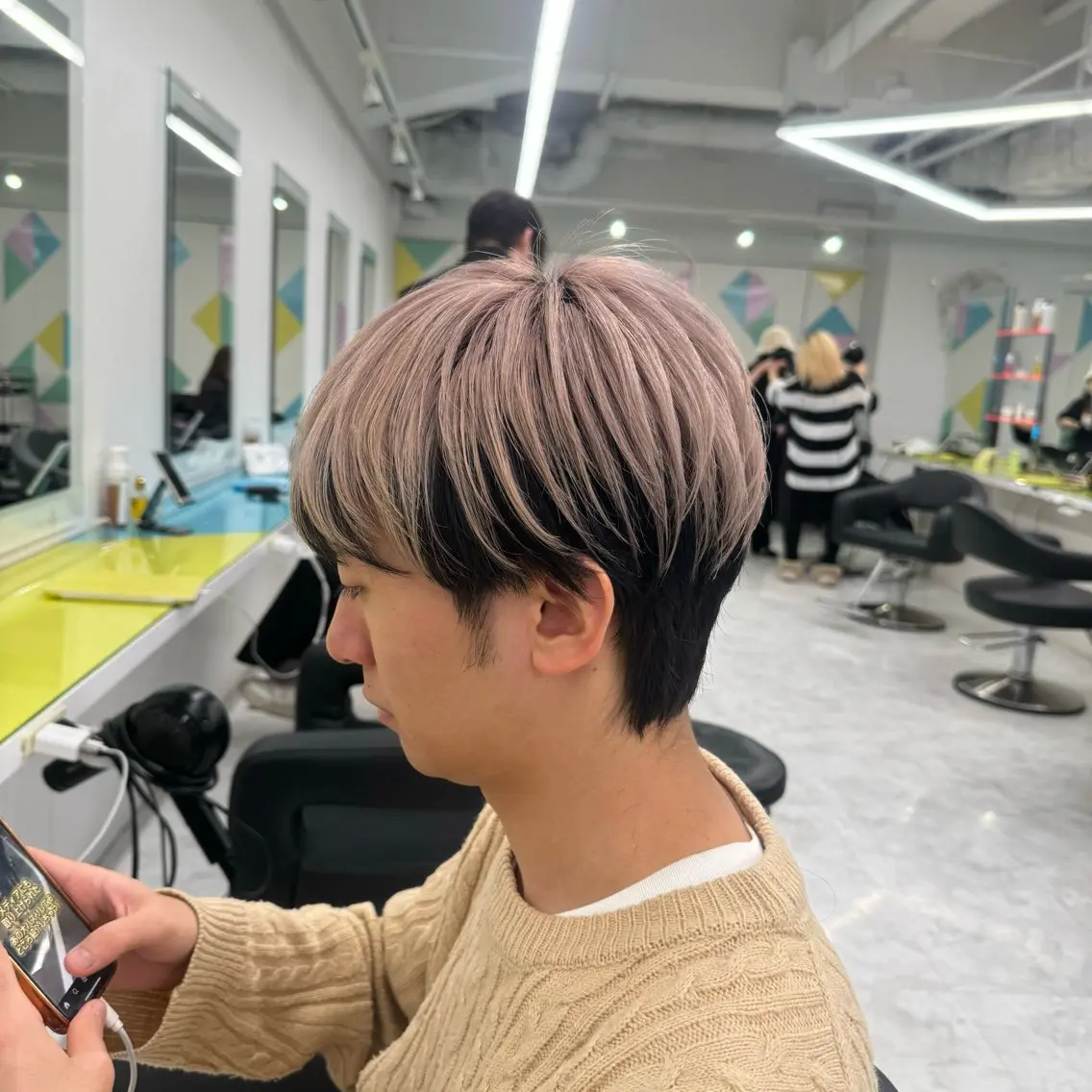 ヘアカラー ダメージレスハイ トーン💖kanonのヘアスタイル