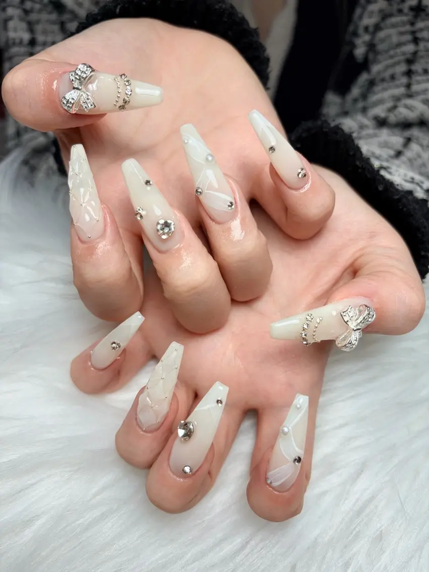 ネイル アートネイル 長さ出し ジェルネイル マグネットネイル ニュアンスネイル ハンドネイル Cloudy Chan Nailのネイルデザイン
