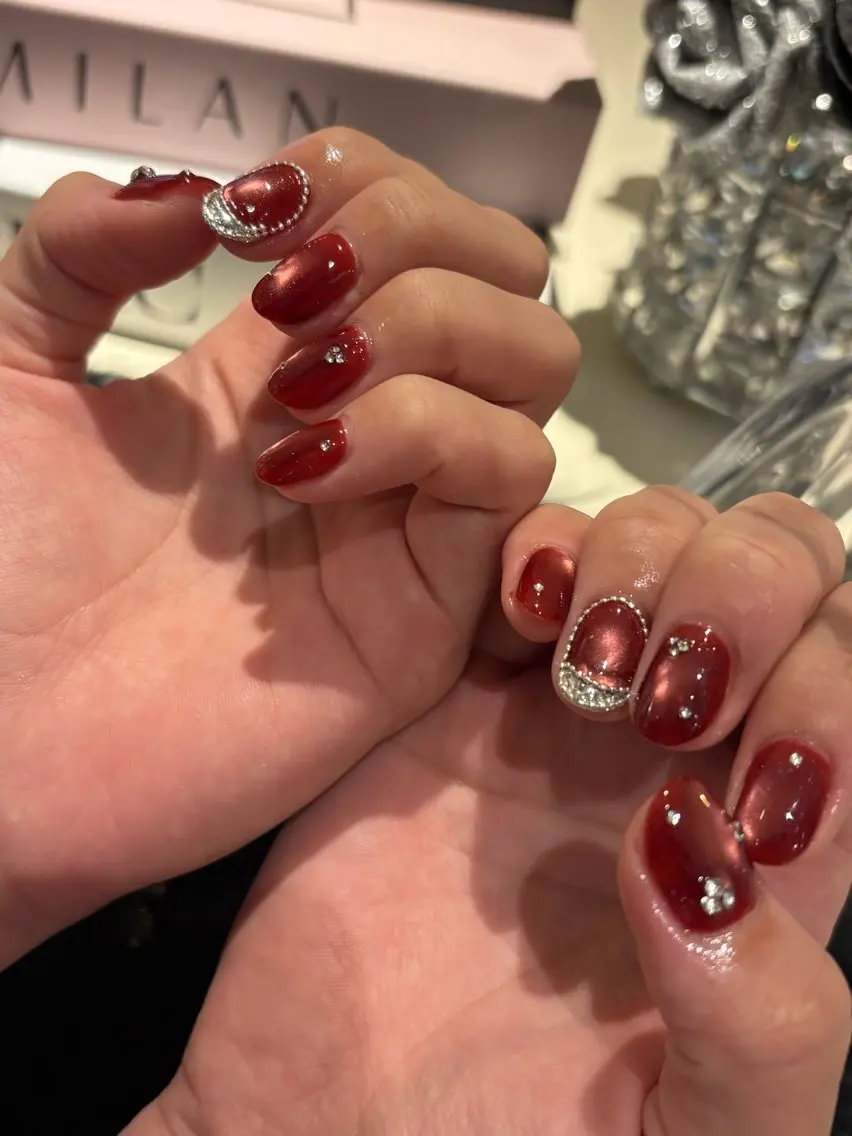 ネイル ボルドー 氷ネイル・うるうるネイル キラキラネイル マグネットネイル シルバー 鈴木 美唯奈のネイルデザイン