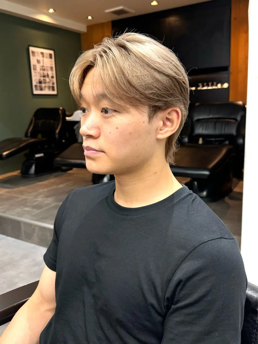 カラー メンズ ベージュカラー ミルクティーベージュ カット ヘアカラー シャドウパーマ/ 波巻パーマYu-Kiのヘアスタイル
