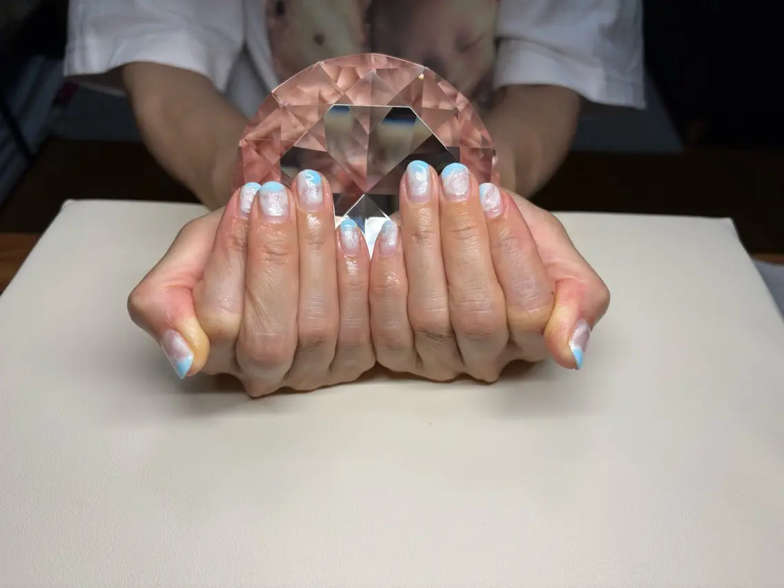 ネイル Rainbow Moonのネイルデザイン