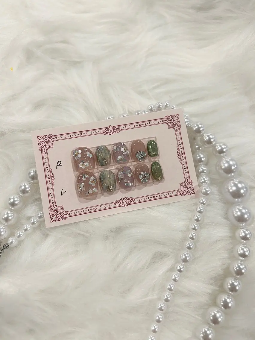 ネイル Cleo🧸伏見店 mikiのネイルデザイン