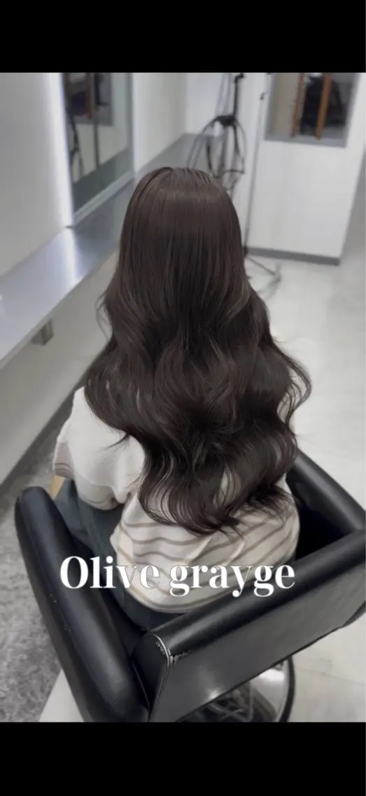 ロング カット ヘアカラー 実子 /透明感カラーのヘアスタイル