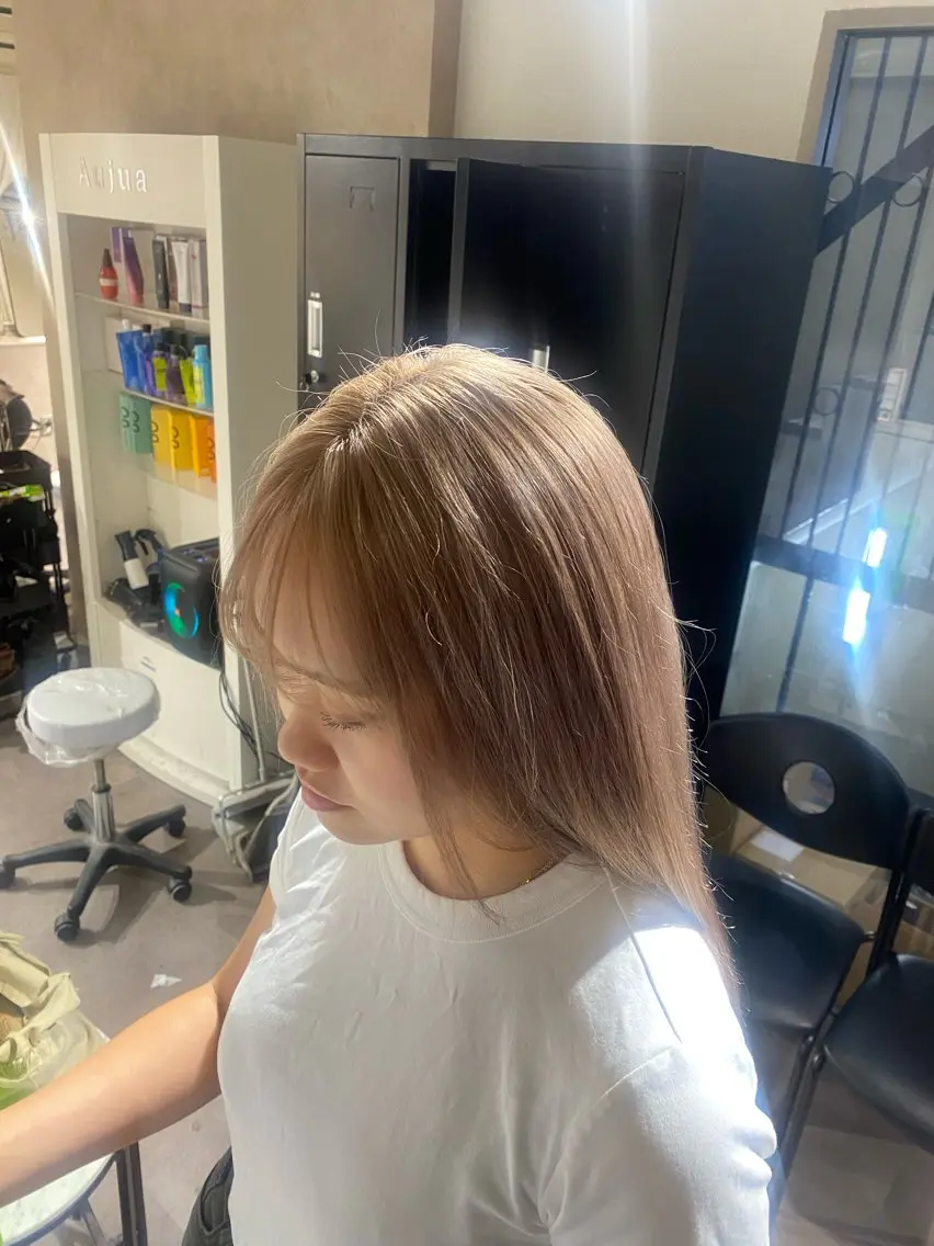 カラー ベージュカラー ミルクティーベージュ ヘアカラー ヘアセット Seleneコウキ ブリーチ/ハイトーンのヘアスタイル