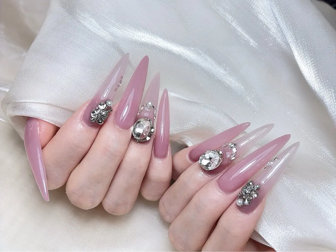 ネイル 🎀M nails✨ ビューティーのネイルデザイン