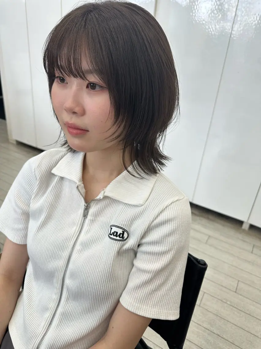 ショート カラー アッシュ アッシュグレー アッシュグレージュ グレージュ ヘアカラー トリートメント 遠藤 愛莉のヘアスタイル