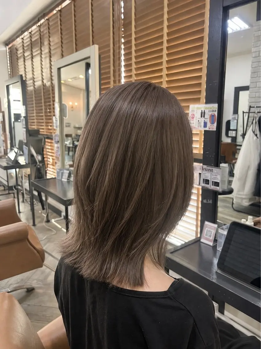 ミディアム カット 小島 寧心のヘアスタイル