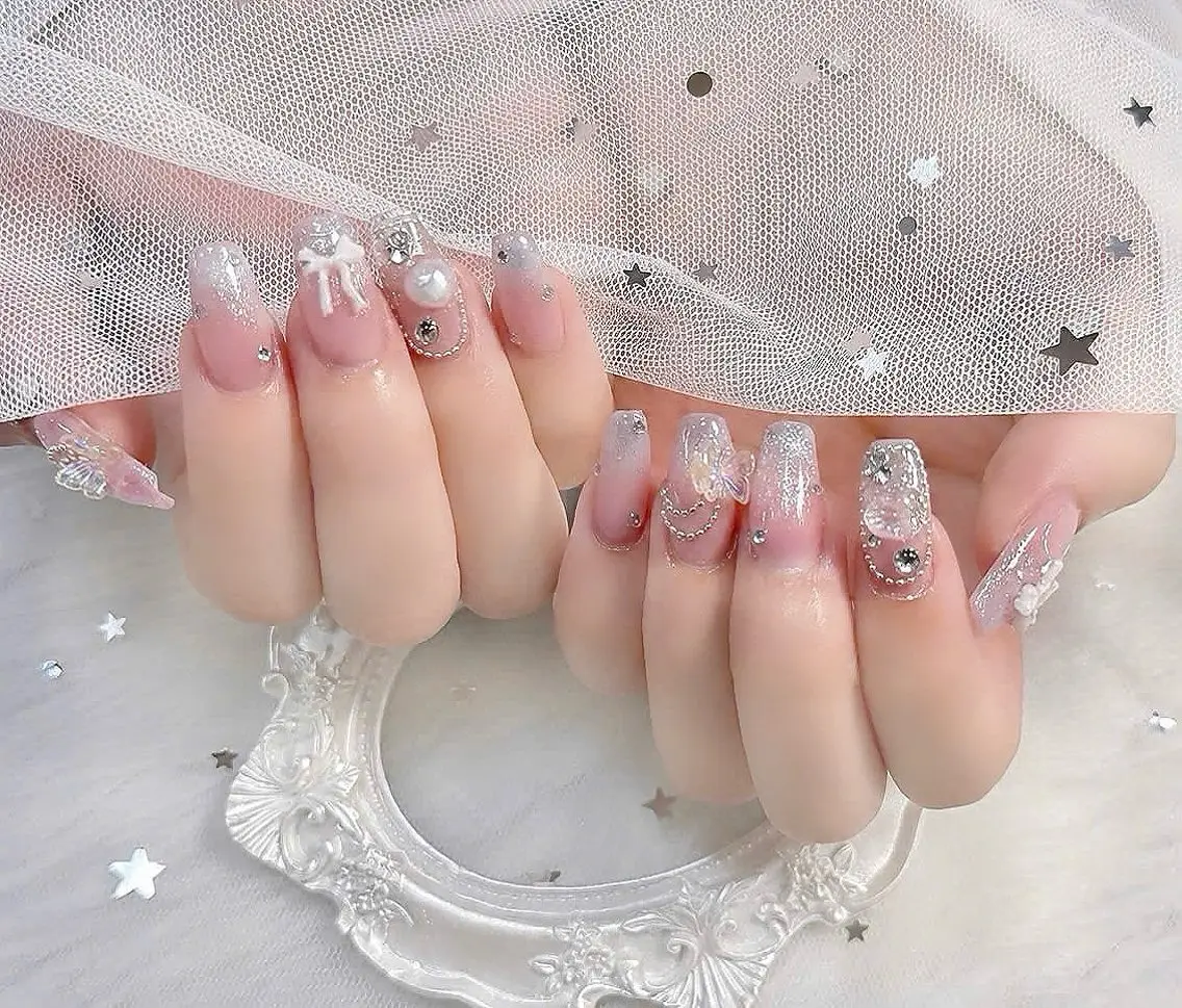 ネイル チークネイル 長さ出し フレンチネイル ジェルネイル グラデーション ハンドネイル THANHTHANH NAILのネイルデザイン