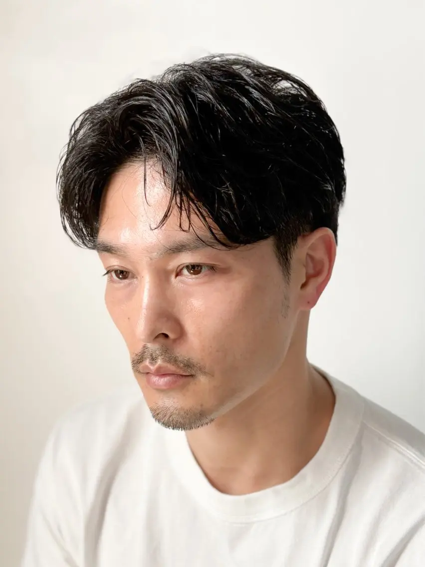 ショート パーマ メンズ ビジネス 縮毛矯正 【メンズ縮毛矯正】 FILMS  軍司のヘアスタイル