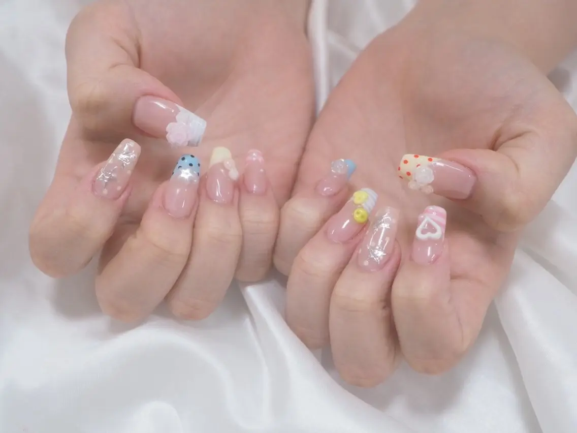 セミロング ハンドネイル 中道 彩花のネイルデザイン