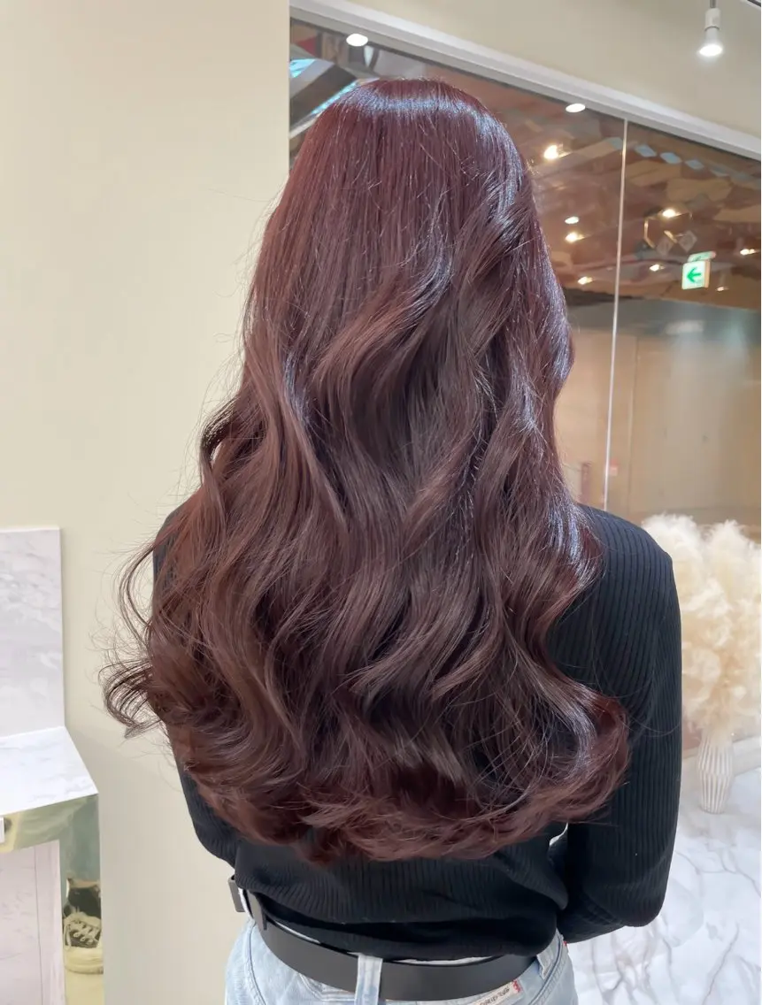 ロング カラー ケアカラー 透明感カラー ピンクカラー ローズカラー くびれヘア ヘアカラー トリートメント aku💞韓国風🩷 ピンクカラー🎀🩷のヘアスタイル