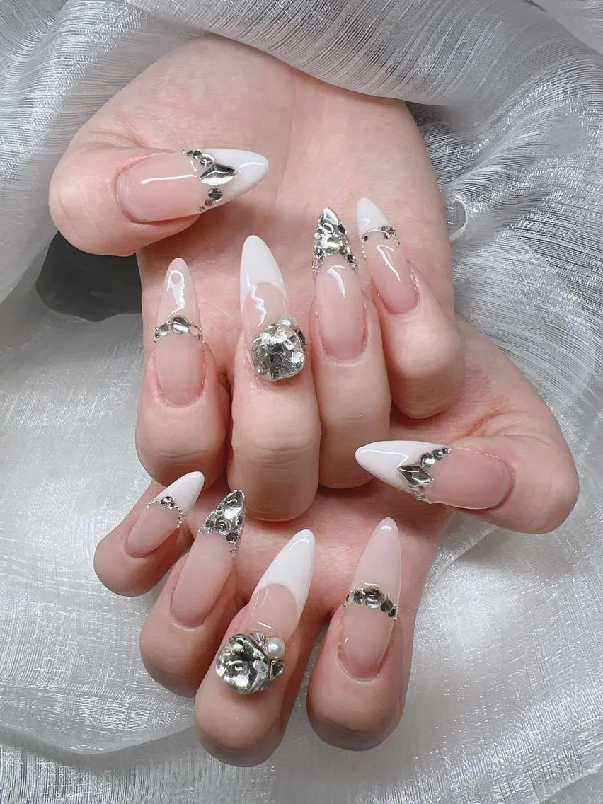 ネイル 長さ出し グラデーション 卒業式 キラキラネイル マグネットネイル ハンドネイル Lee Nailsのネイルデザイン