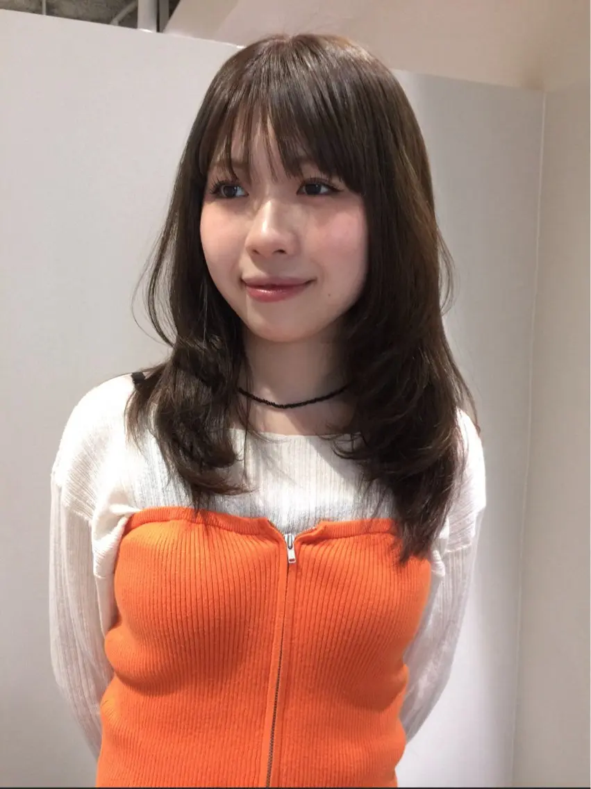 ミディアム カラー 山田 麻椰のヘアスタイル