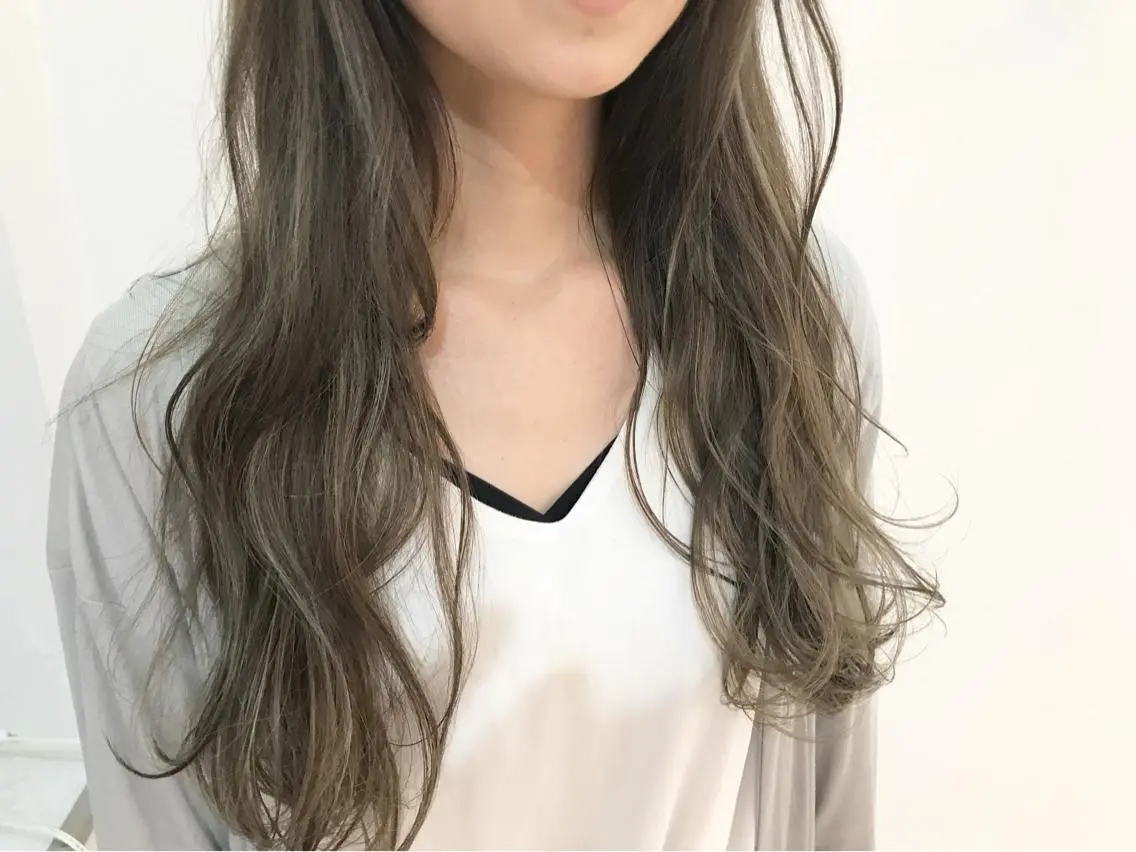 ミディアム カラー ハイライトカラー ハイライト ウルフカット レイヤーカット上柿のヘアスタイル