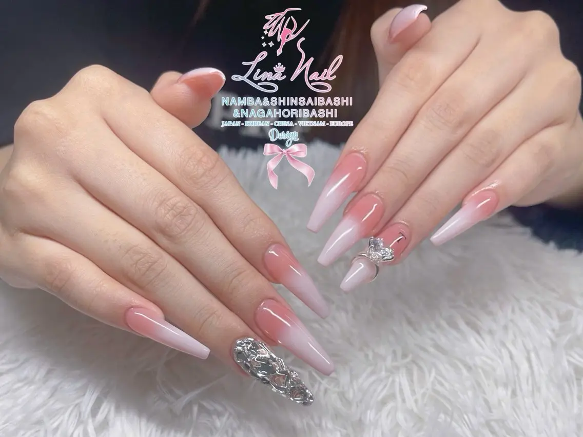セミロング ハンドネイル Linanail Nambaのマツエク・マツパデザイン