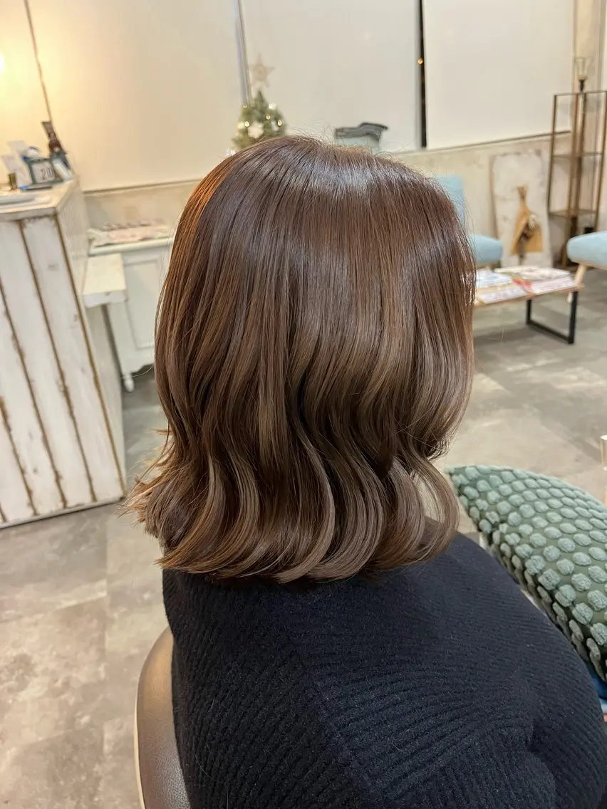 セミロング Atelier 大内のヘアスタイル