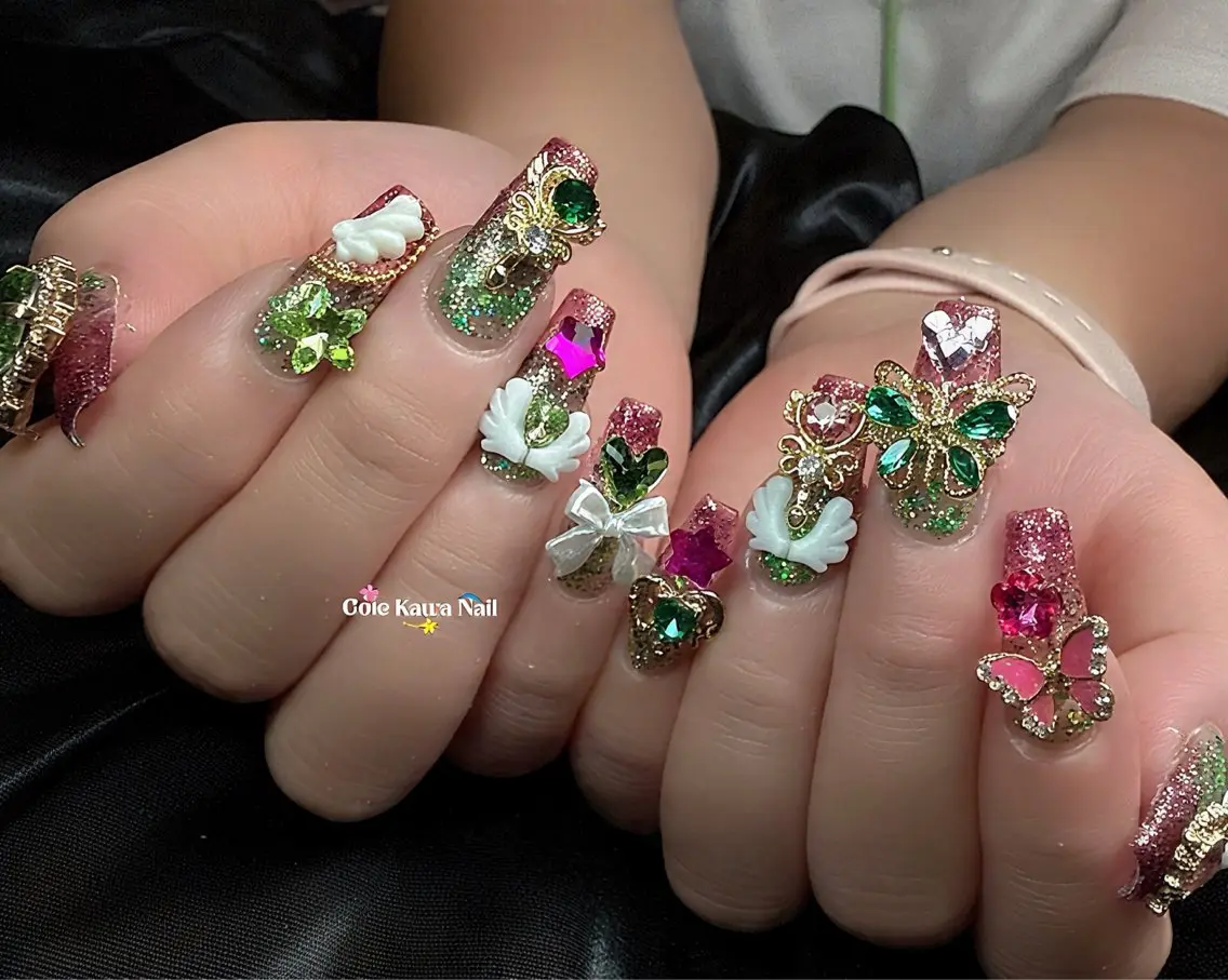 ネイル フラッシュネイル ジェルネイル グリーン 持ち込み 夏ネイル ハンドネイル ハンドケア Gote Kawa nail salonのネイルデザイン