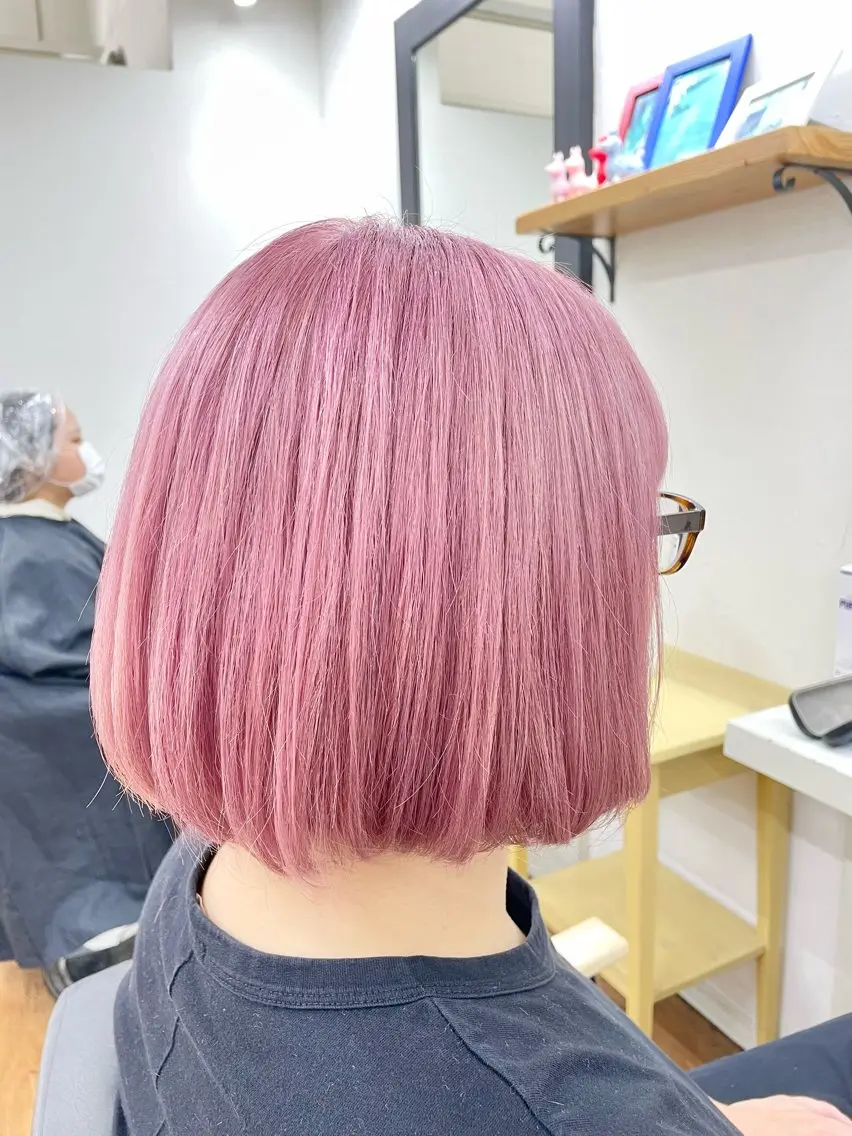 ショート カラー ブリーチ ラベンダーカラー ピンクカラー ピンクラベンダー 青木 優歩のヘアスタイル