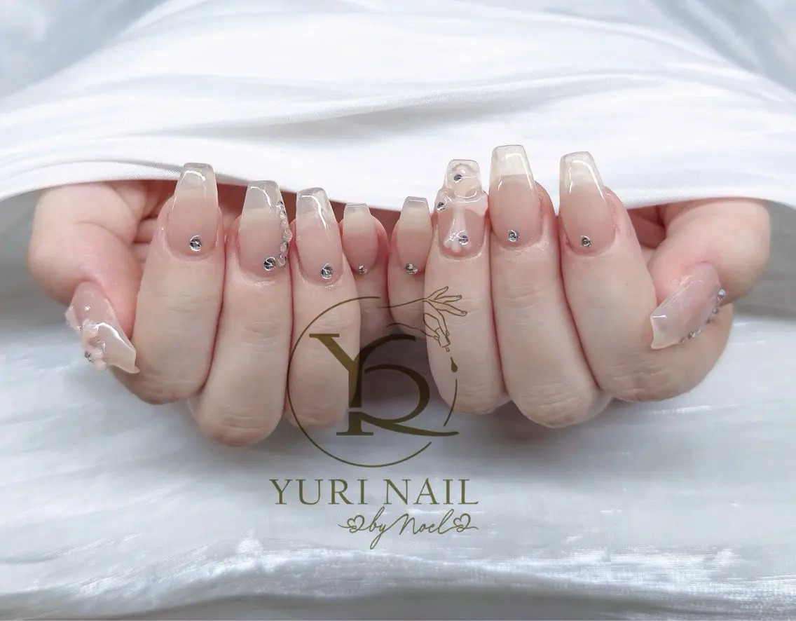ネイル チークネイル フットネイル フレンチネイル グラデーション キラキラネイル ハンドネイル フットネイル ハンドケア YURI Nail Funabashiのネイルデザイン