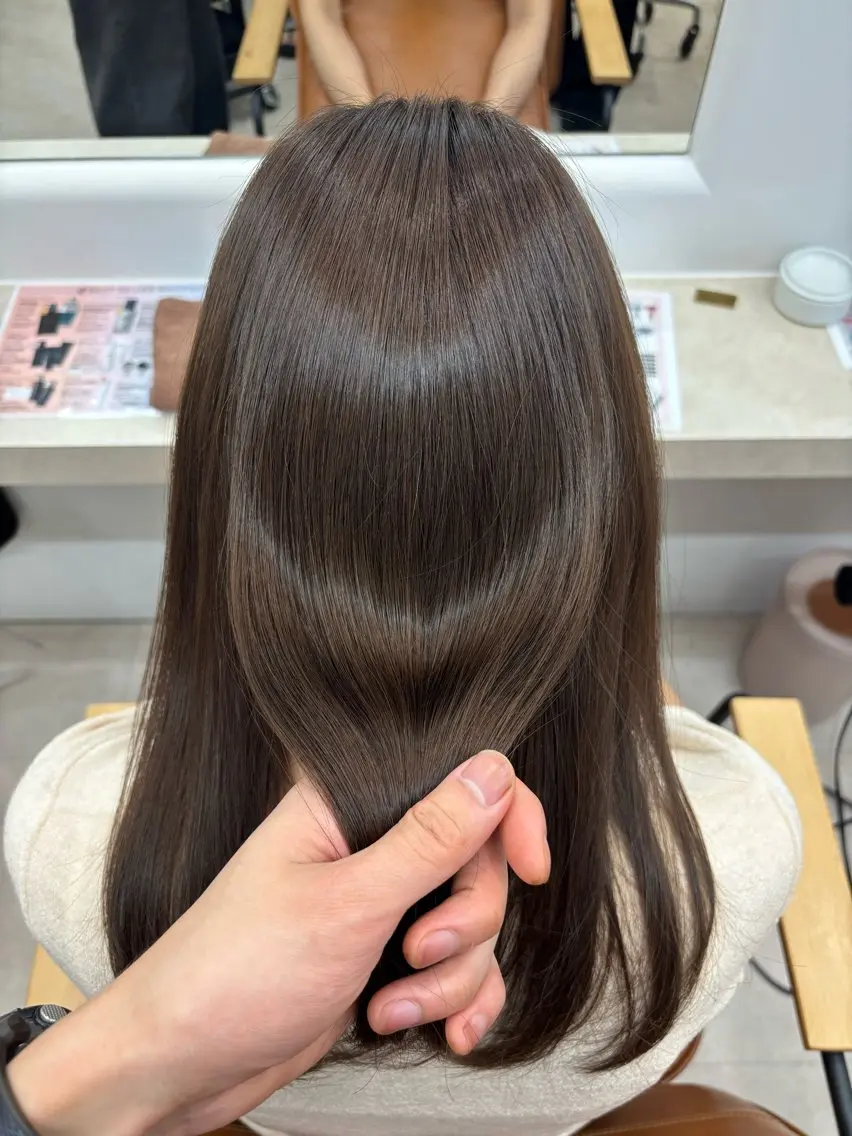セミロング ヘアカラー ヘッドスパ🫧カラー たけとら🐯のヘアスタイル