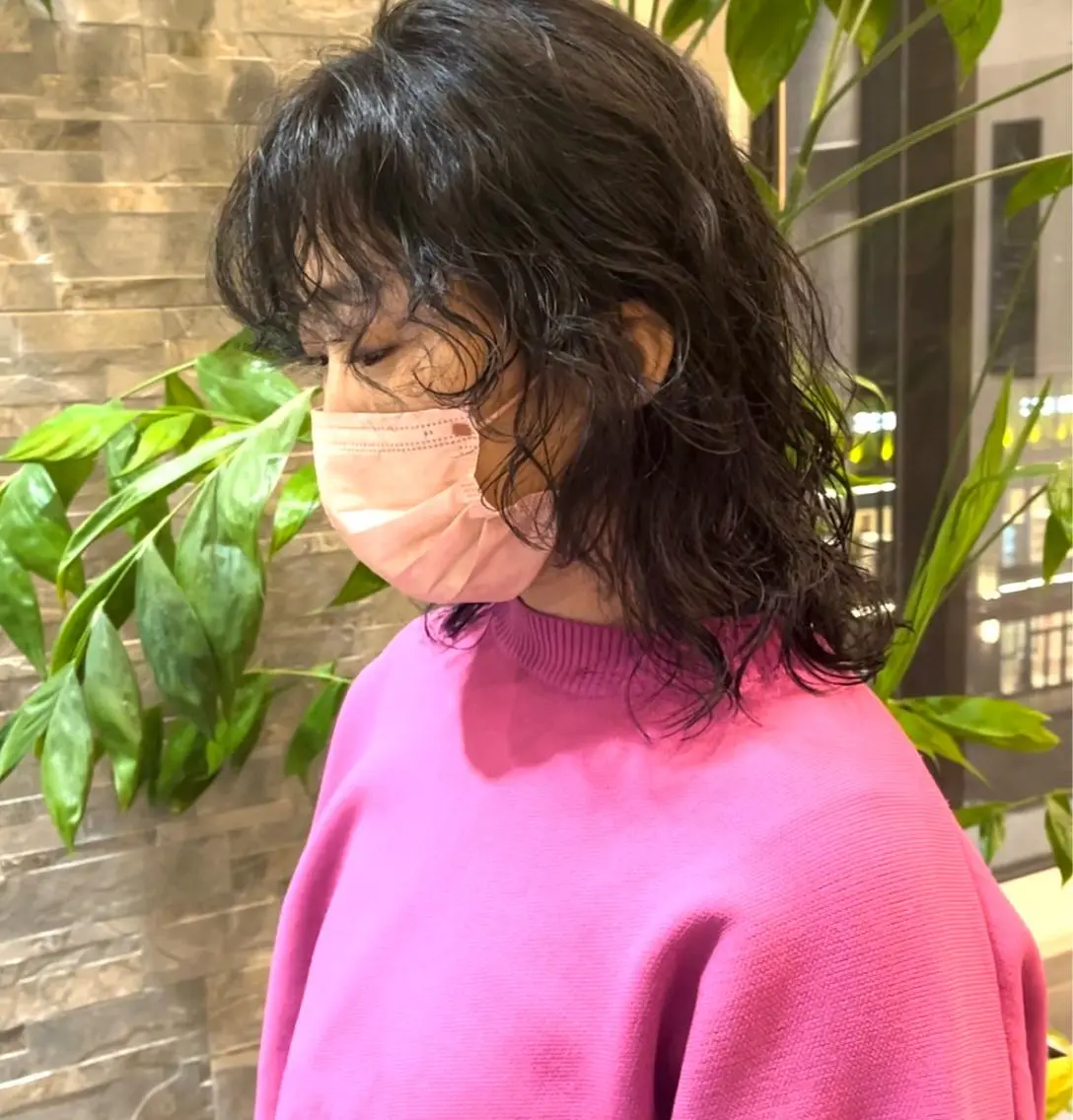 ミディアム 大阪ウルフカット 🐺デザインカラーのヘアスタイル