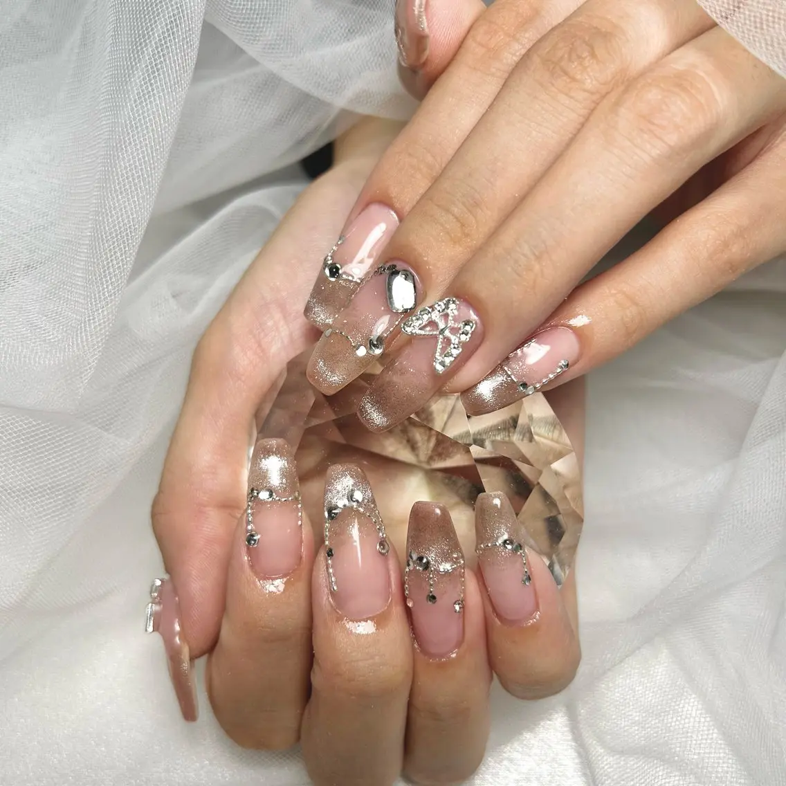 ネイル ハンドネイル EmaNail 🧸Momokaのネイルデザイン