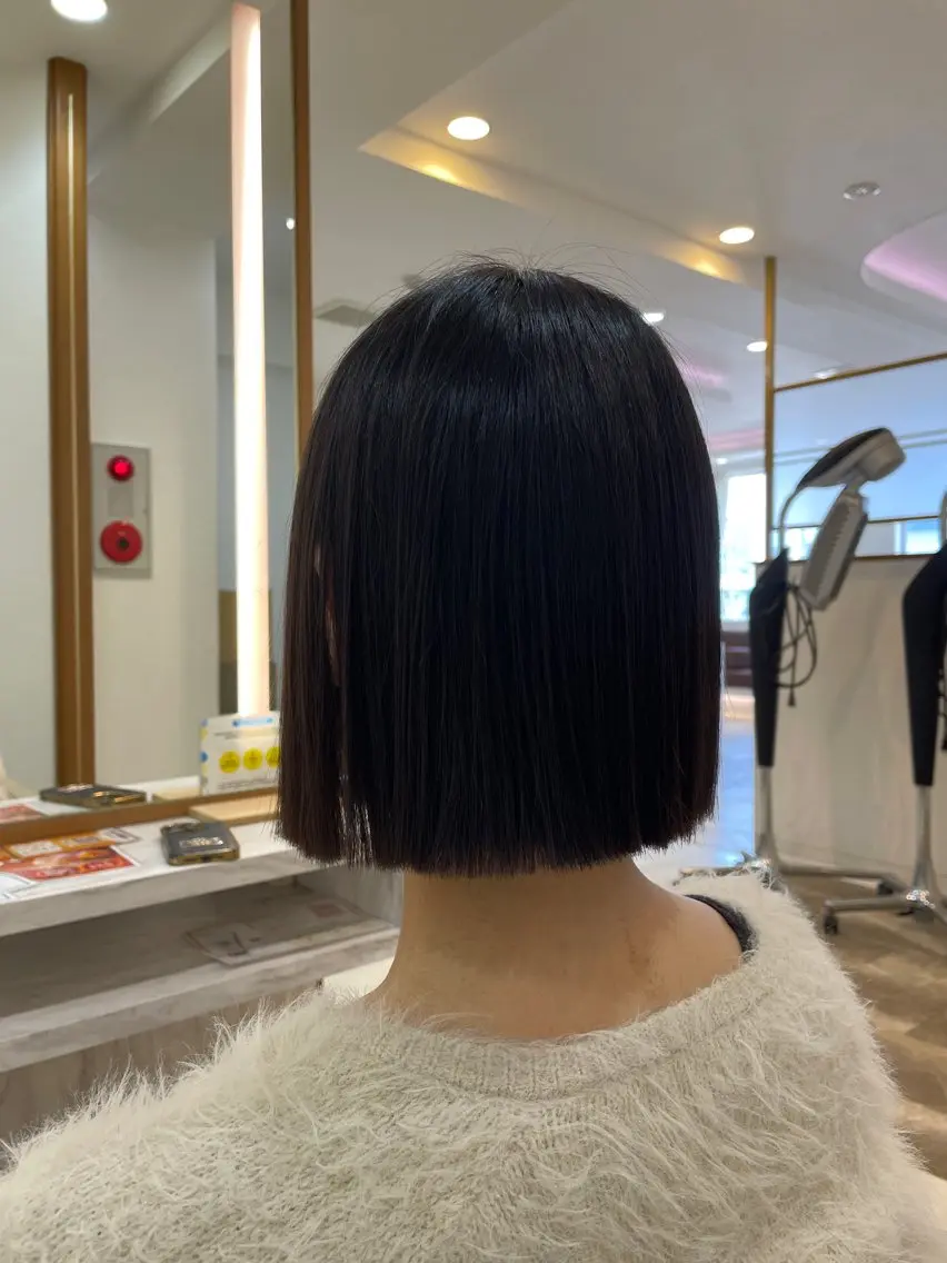 ショート 中田瞳真/透明感カラ ー/顔周りレイヤーのヘアスタイル