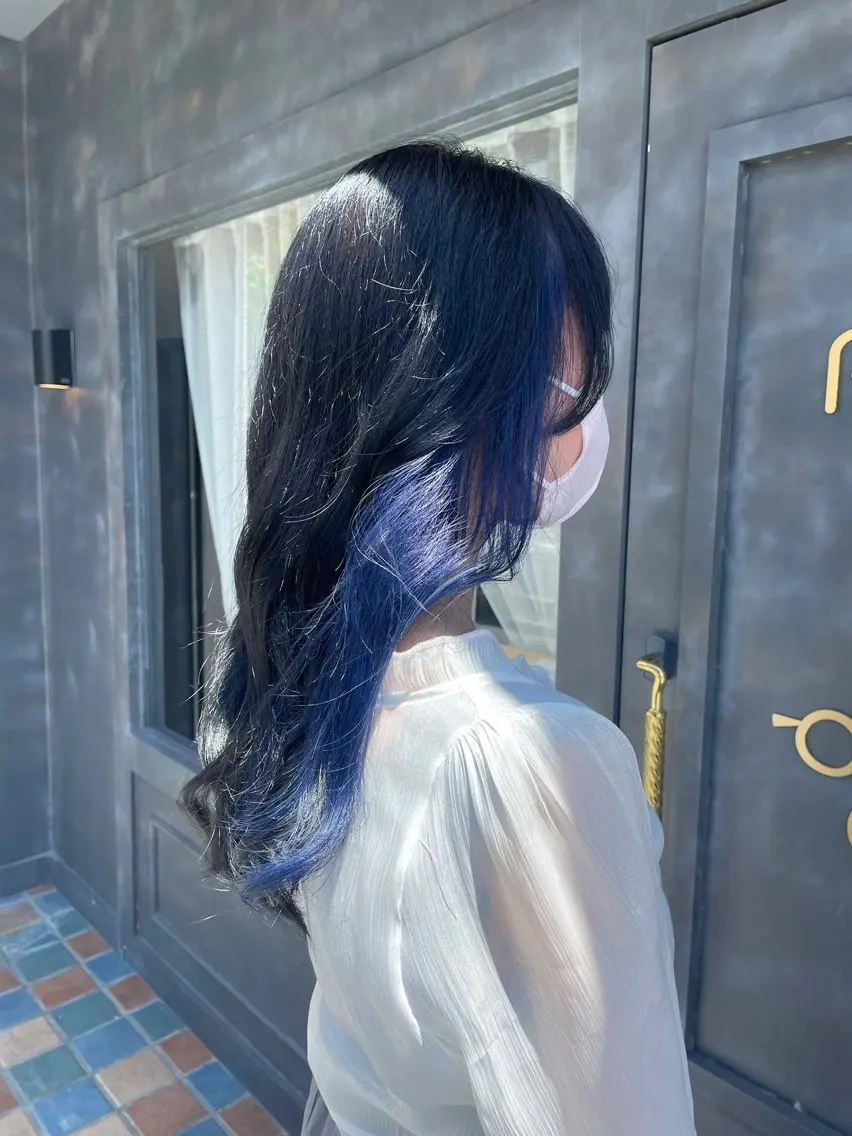 ロング カラー ブルーカラー ネイビーカラー BOTABIUM nanamiのヘアスタイル