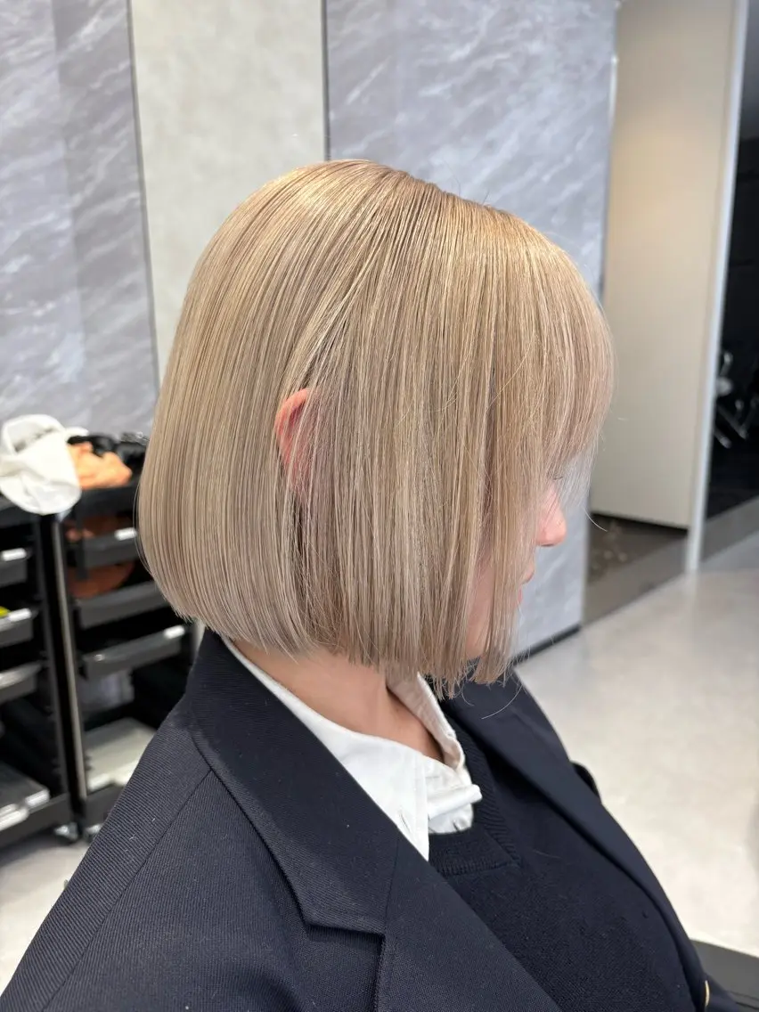ショート ヘアカラー 谷澤 愛のヘアスタイル