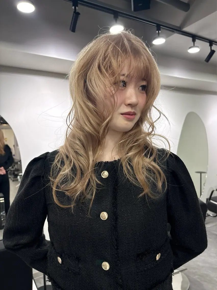 セミロング カラー ヘアアレンジ ヘアカラー 🌈【🎀ヘアデザイ ナー🎀】✨ノン✨のヘアスタイル