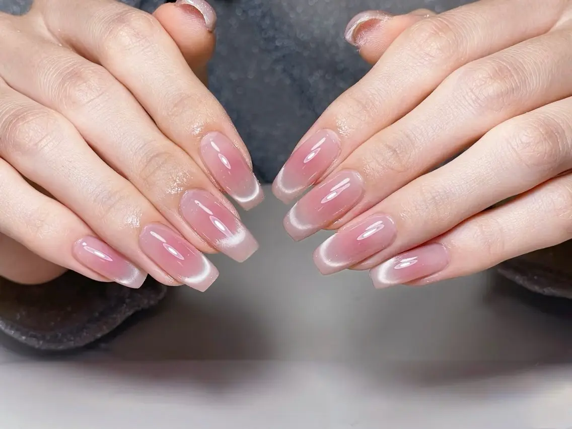 ネイル オーロラネイル 長さ出し フレンチネイル ジェルネイル ガラスフレンチ ハンドネイル Rela・S NAILのネイルデザイン