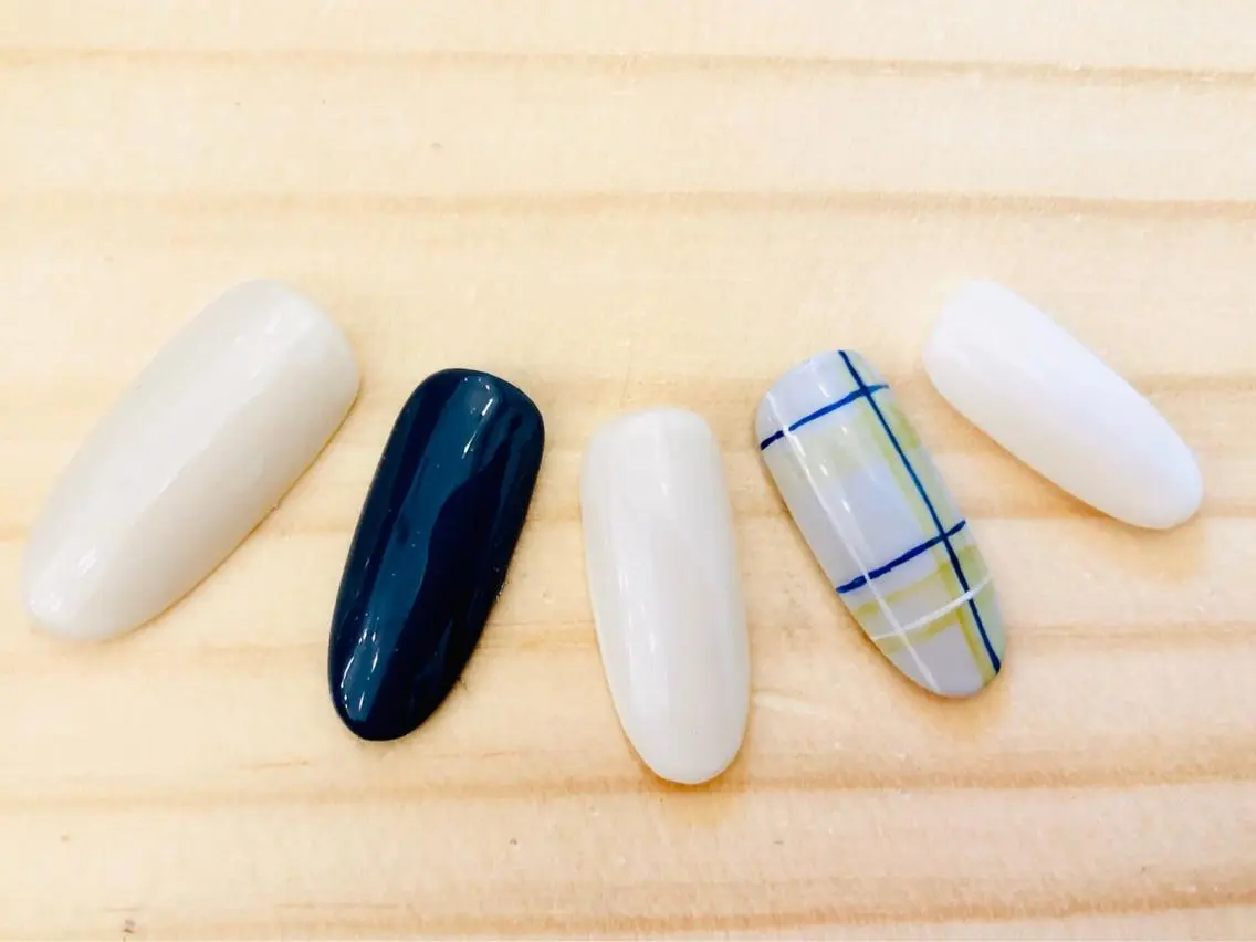 ネイル シンプルネイル ハンドネイル NAIL Alaia SHIORIのネイルデザイン