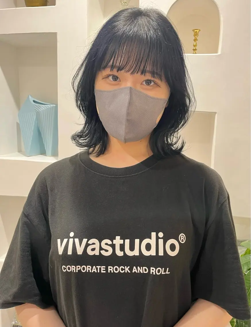 ミディアム カラー ブルーカラー ネイビーカラー ボブ くびれヘア 網谷 萌夏のヘアスタイル