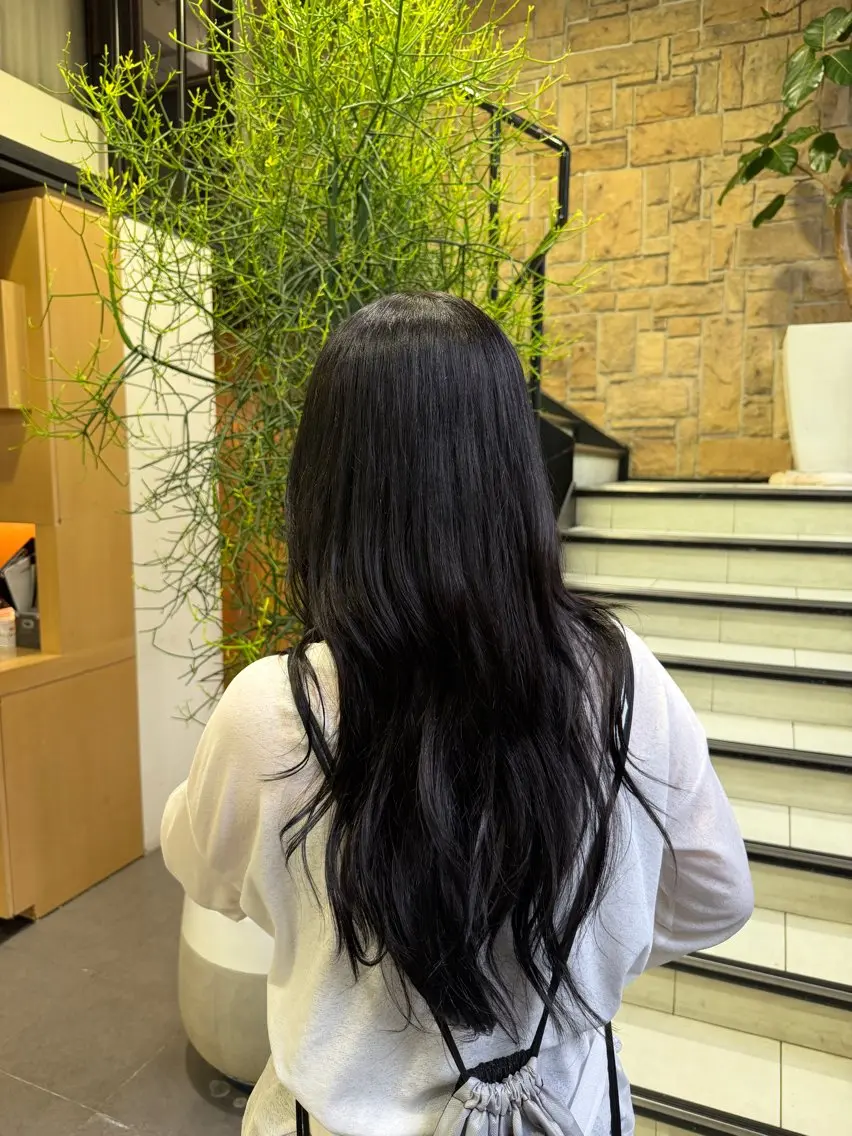 ロング カラー ヘアカラー rino️🩵 透明感カラーのヘアスタイル