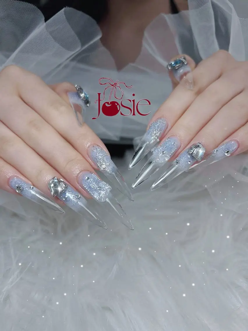 ネイル 長さ出し キラキラネイル 韓国ネイル ロングネイル ワンホンネイル ハンドネイル Josie nail salonのネイルデザイン