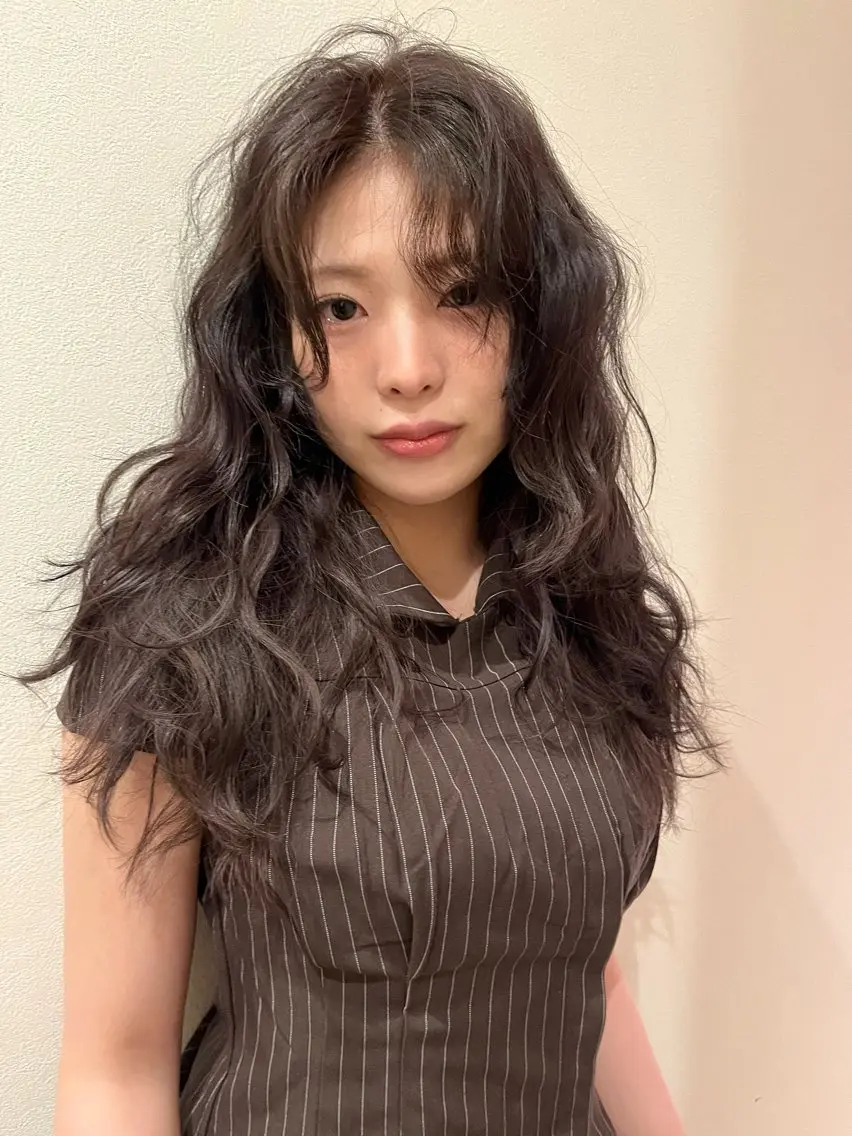 ロング カラー 透明感カラー ヘアカラー Fleur 西 優希のヘアスタイル