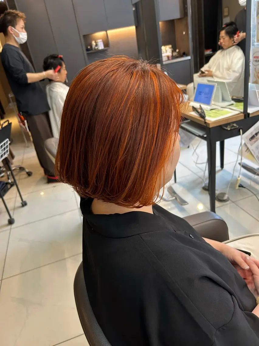 ショート カラー ハイライトカラー オレンジ ハイライト 小嶺 麗華のヘアスタイル