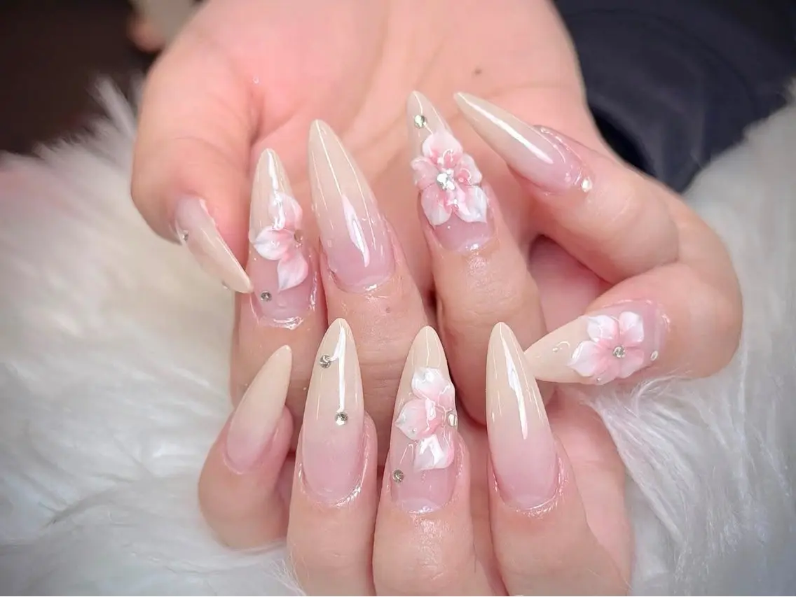 ネイル アートネイル ボルドー フレンチネイル ジェルネイル 氷ネイル・うるうるネイル ハンドネイル Yuki Nailsalonのネイルデザイン