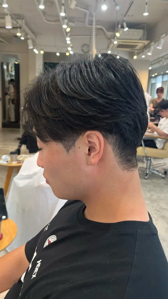 ショート パーマ メンズ カット パーマ センターパートメンズ 曲がる縮毛矯正/晴輝のヘアスタイル