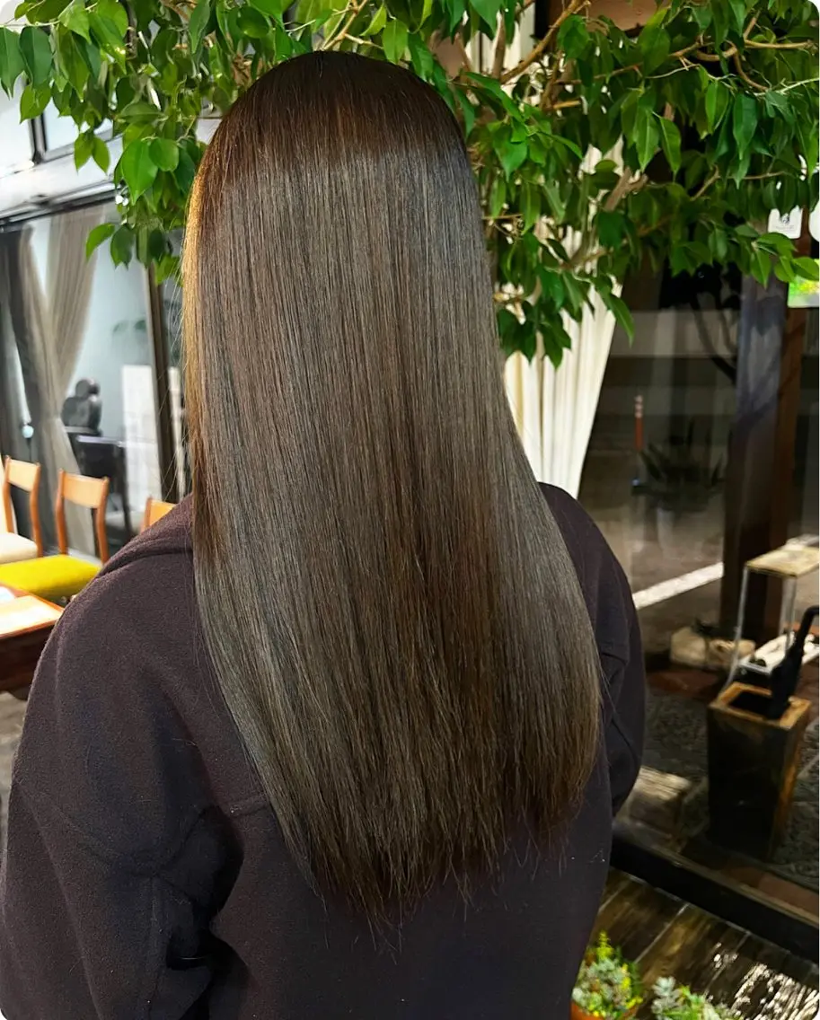 ロング カラー グレージュ オリーブグレージュ オリーブグレー Ang　山口 莉沙のヘアスタイル