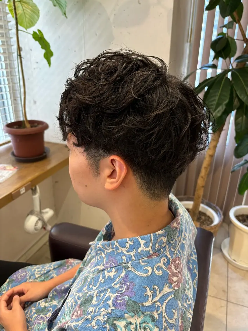 ミディアム パーマ メンズ カット パーマ サソウ ユリエ🥥のヘアスタイル