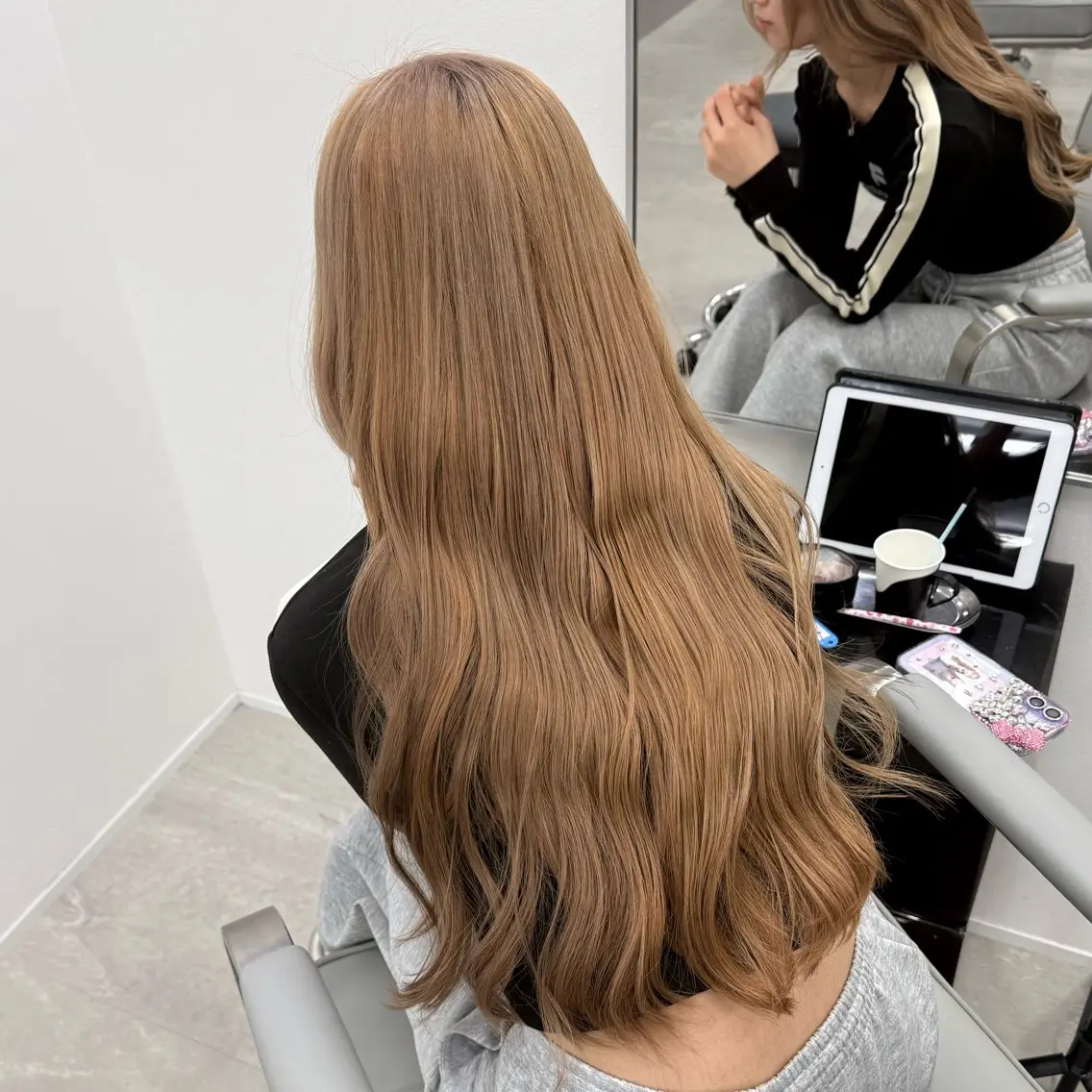 ロング カラー ベージュカラー ミルクティーベージュ ヘアカラー 中明度カラー/ ベージュ/noaのヘアスタイル