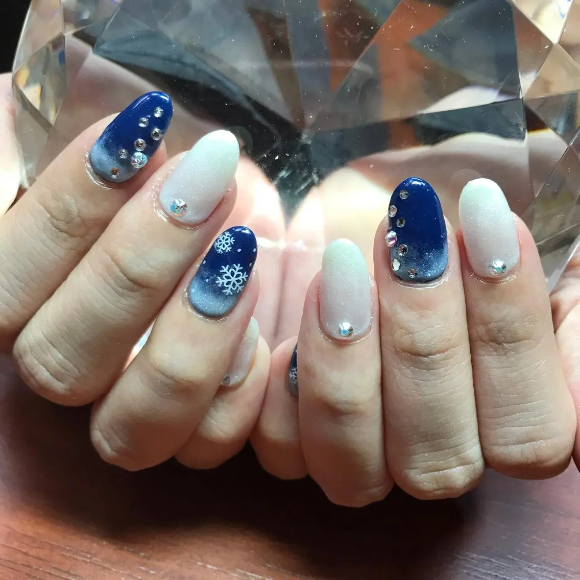 ショート ネイル ストーンネイル 《LB》ラブリエ Nail&eyeのマツエク・マツパデザイン