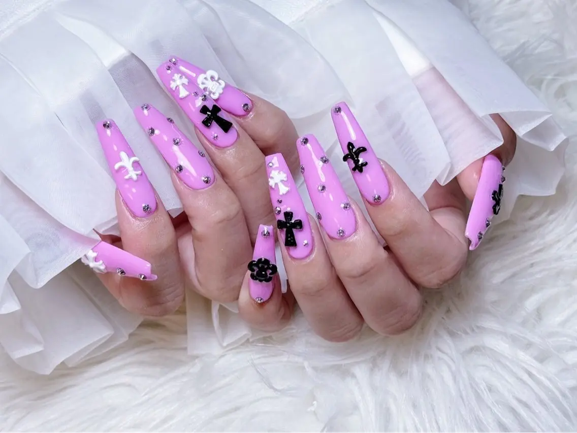 ネイル チークネイル 長さ出し フラワーネイル フレンチネイル ガーリー ハンドネイル NEW NAIL 池袋のネイルデザイン