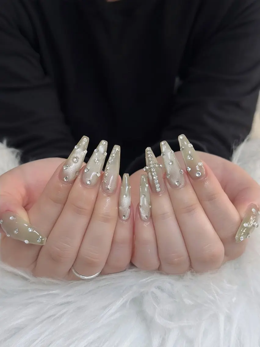 ネイル オーロラネイル ボルドー ブラウン 氷ネイル・うるうるネイル キラキラネイル ハンドネイル Julli NailStudioのネイルデザイン