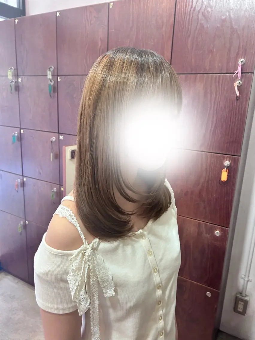 セミロング 津田 花望のヘアスタイル