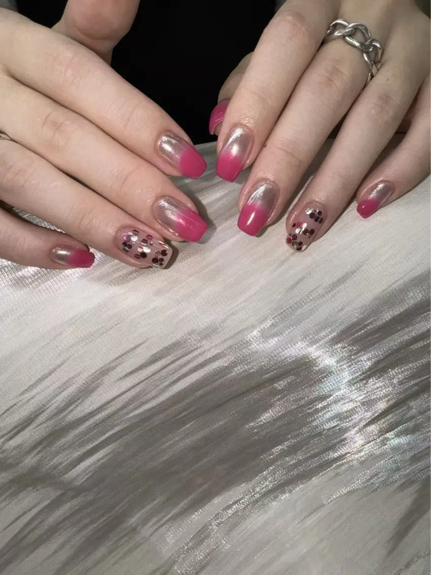 ネイル ミラーネイル 持ち込み 夏ネイル ハンドネイル ハンドケア ETE LUNA NAILのネイルデザイン